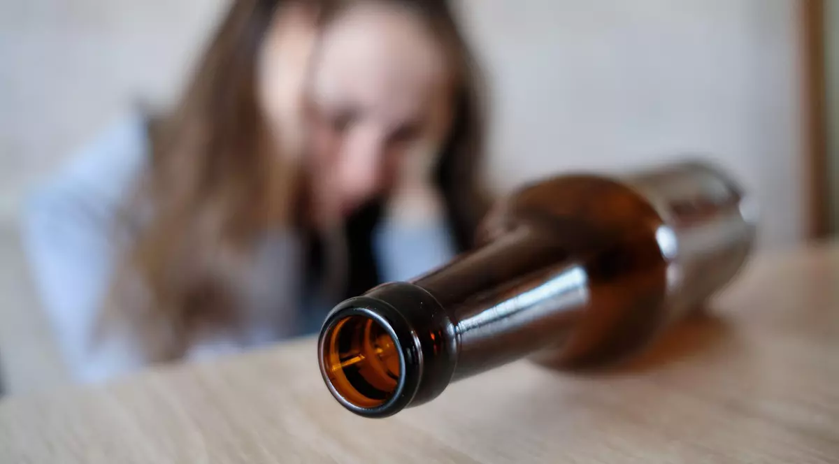 Directoarea de la școala din Ciolpani, unde o elevă a fost găsită aproape de comă alcoolică, a demisionat