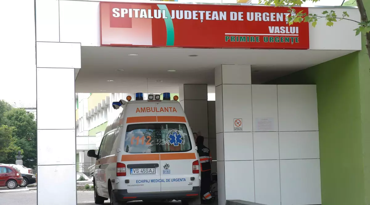 O refugiată din Ucraina a născut gemeni la spitalul din Vaslui. „Nu au nimic pentru cei doi bebeluși”