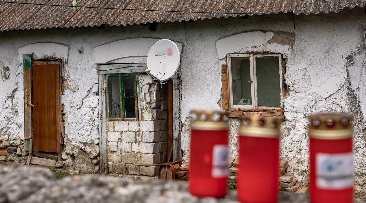 Povestea celor trei fetițe care au murit după ce au fost spălate pe cap cu soluție pentru oi. Cum au tratat autoritățile „rușinea” de a avea păduchi (I)