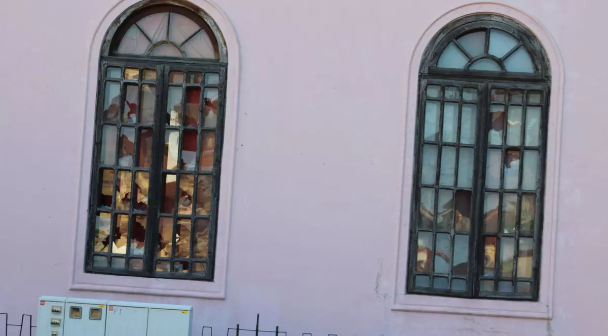 Un nou incident cu caracter antisemit: Sinagoga din Orăștie a fost vandalizată