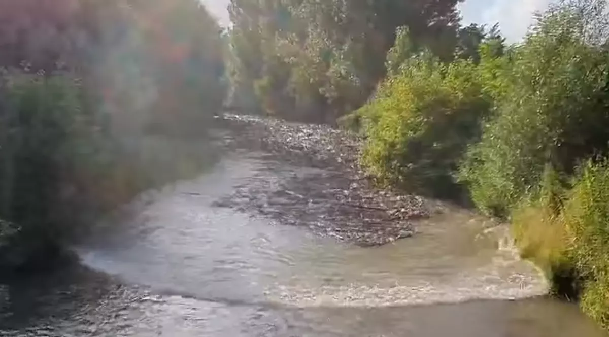 Alertă cod portocaliu de viituri pe râuri din 26 de judeţe, până marţi noapte
