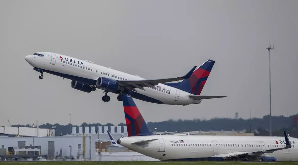 Avion deviat de la traseu în SUA, după ce un pasager „neascultător” a încercat să intre în cabina piloților