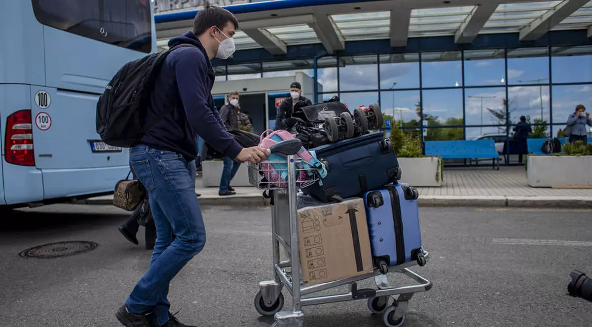 Cehia interzice călătoriile în Rusia, Tunisia şi alte ţări, din cauza variantei Delta a COVID