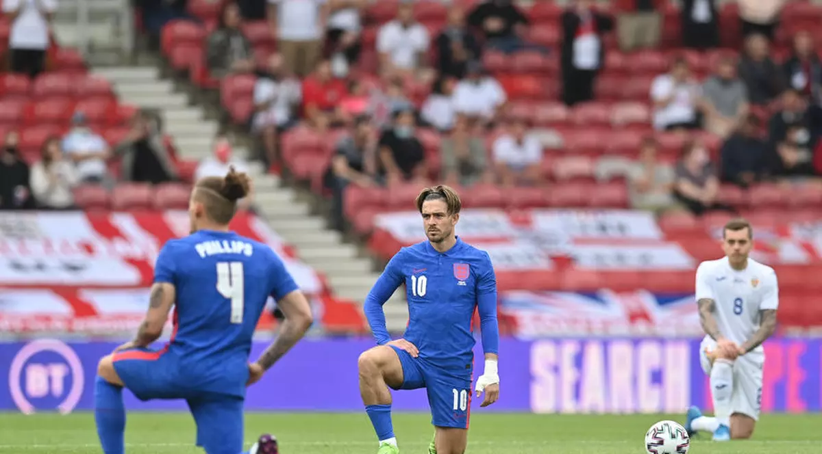 Doi tricolori au refuzat să îngenuncheze înaintea meciului cu Anglia. Explicația unuia dintre ei