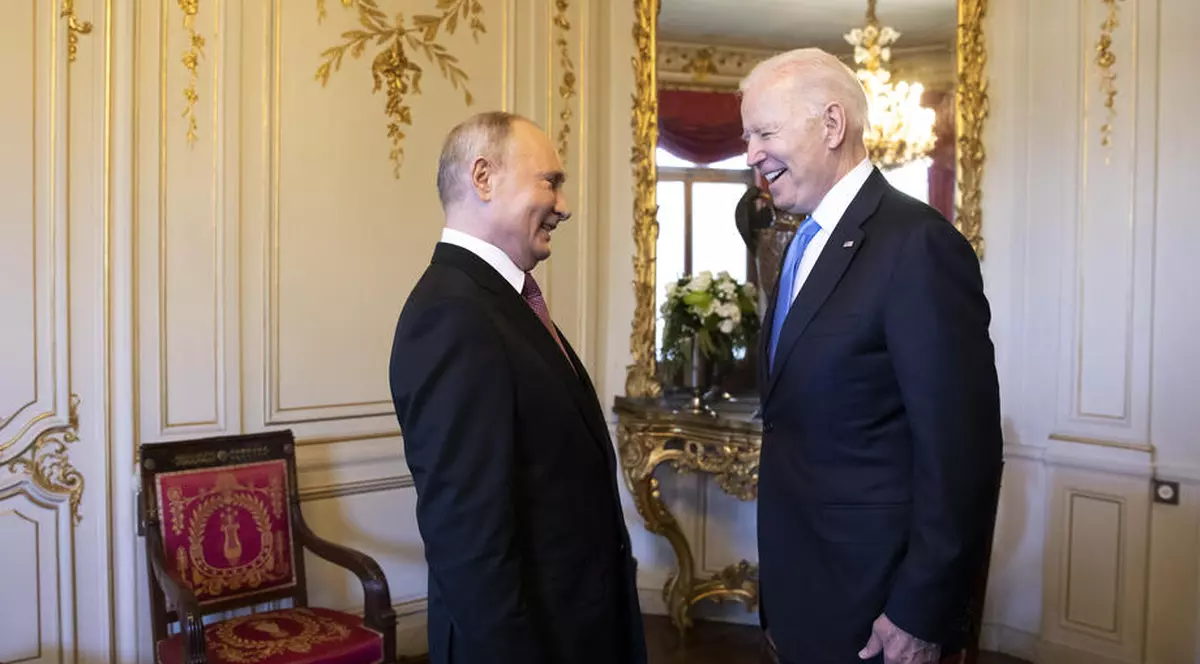Cadoul pe care Biden i l-a făcut lui Putin la primul lor summit