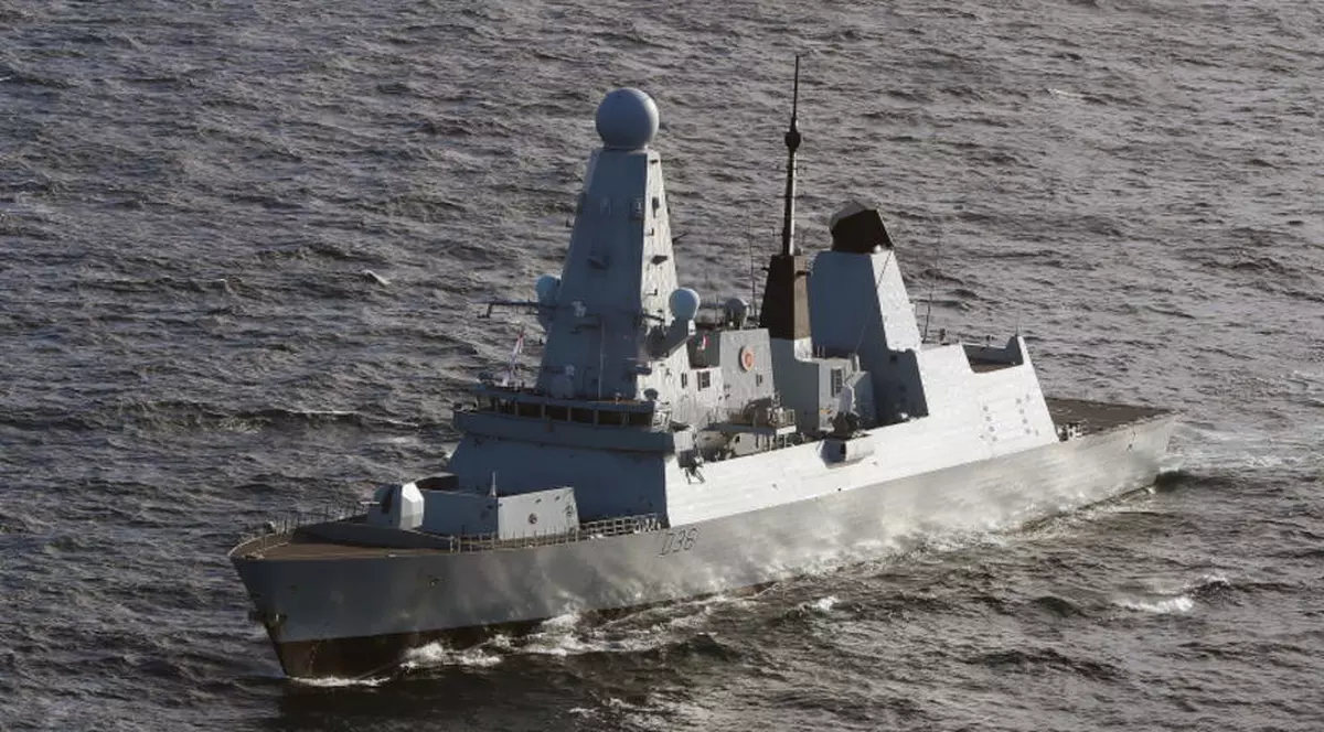 Incident în Marea Neagră: Rusia anunță că forțele sale au deschis focul și au lansat bombe înspre un distrugător britanic