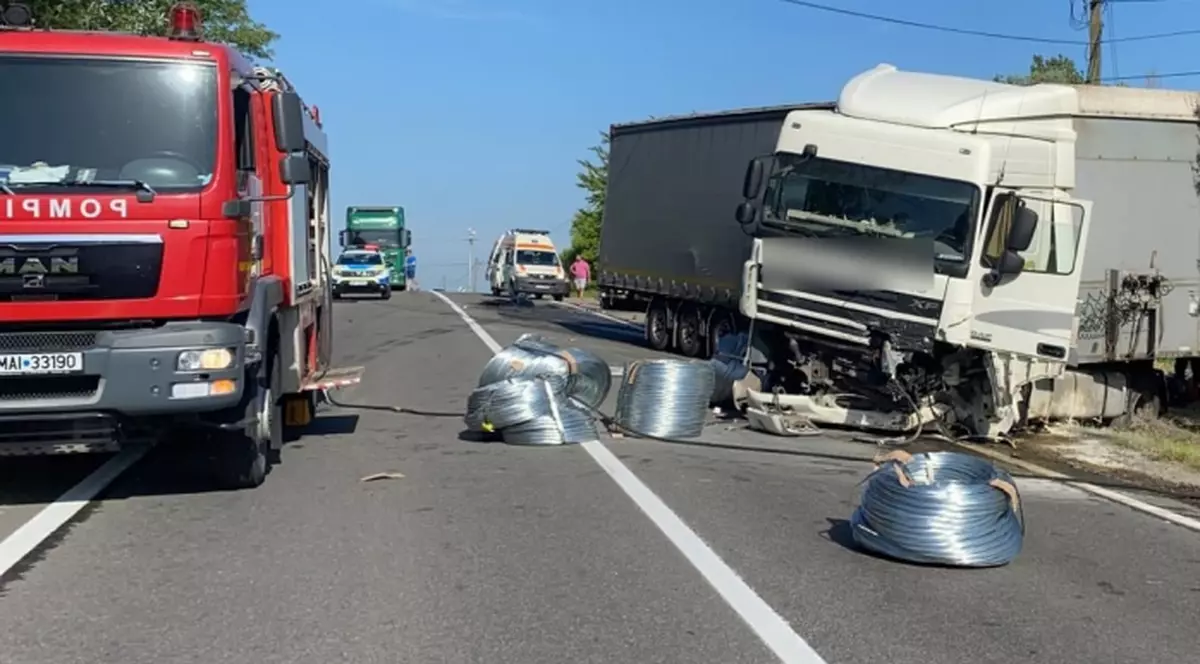 VIDEO | Impact violent în Cluj. Trei persoane au murit, printre care și o fetiță de șase ani