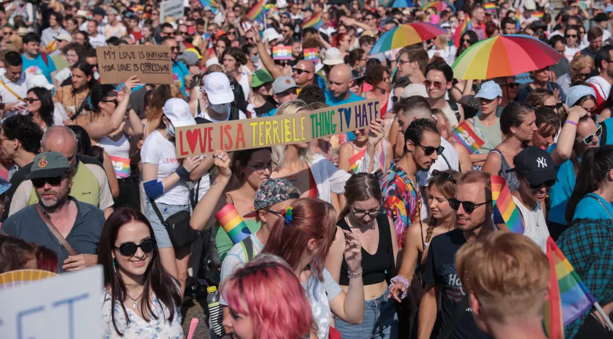 Manifestanții Gay Pride de la Budapesta, mesaj pentru guvernul lui Viktor Orban: „Nu vă ascundeți propaganda fascistă după curcubeu”
