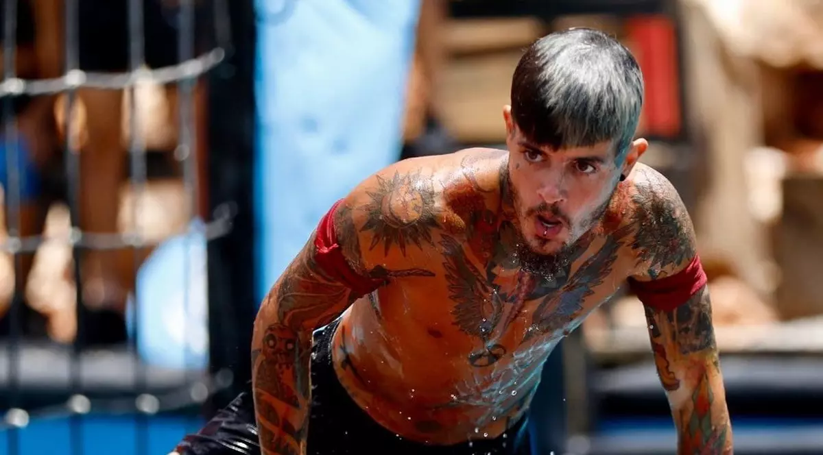 Zanni este singurul concurent de la „Survivor România” care are voie să se tundă. „Îl dădea afară instant”
