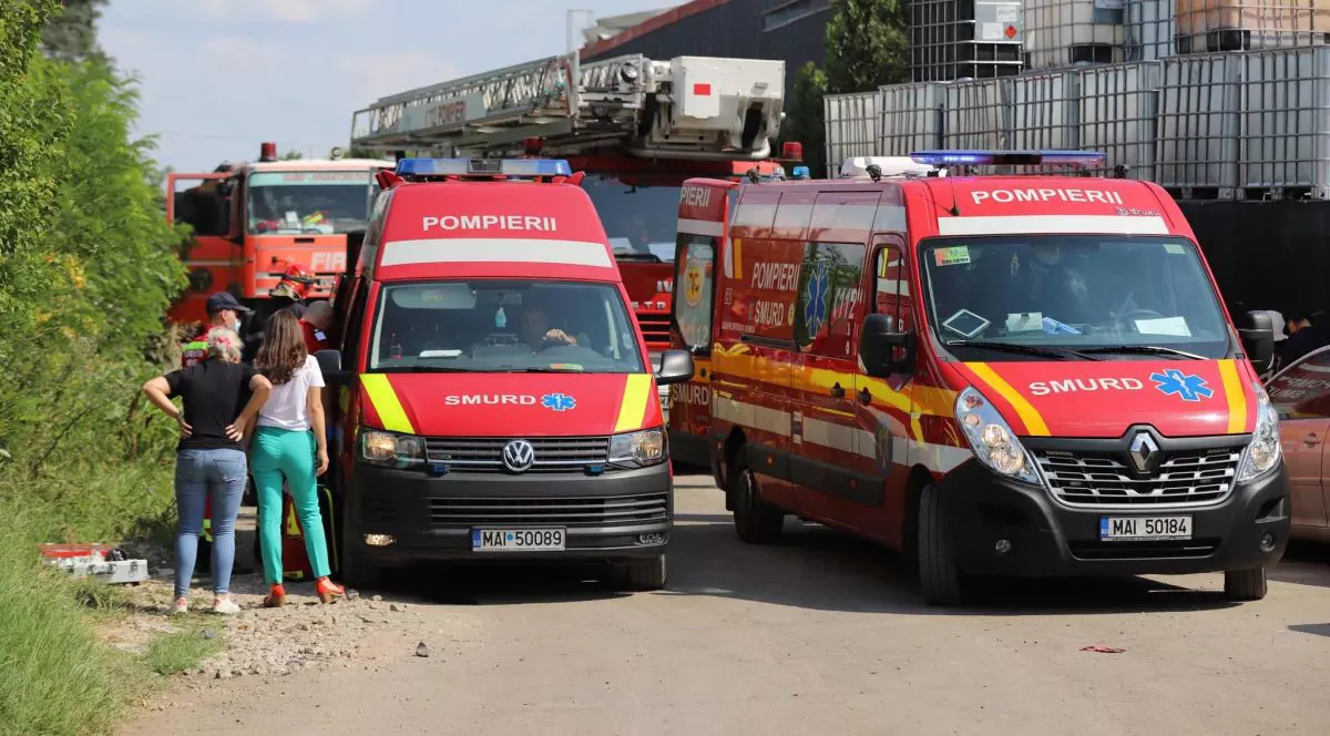 Incendiu la o hală de reciclare din Popesti-Leordeni