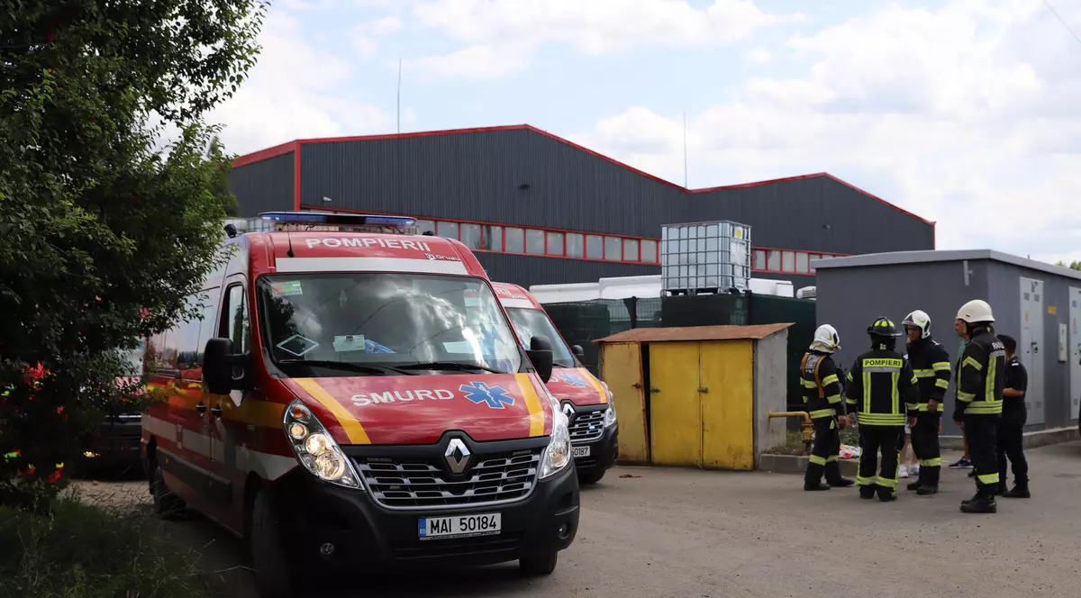 Incendiu la o hală de reciclare din Popesti-Leordeni