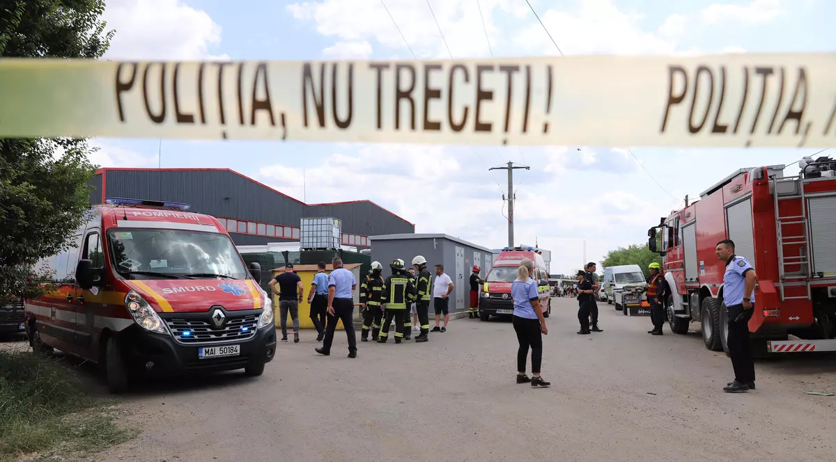 Incendiu la o hală de reciclare din Popesti-Leordeni