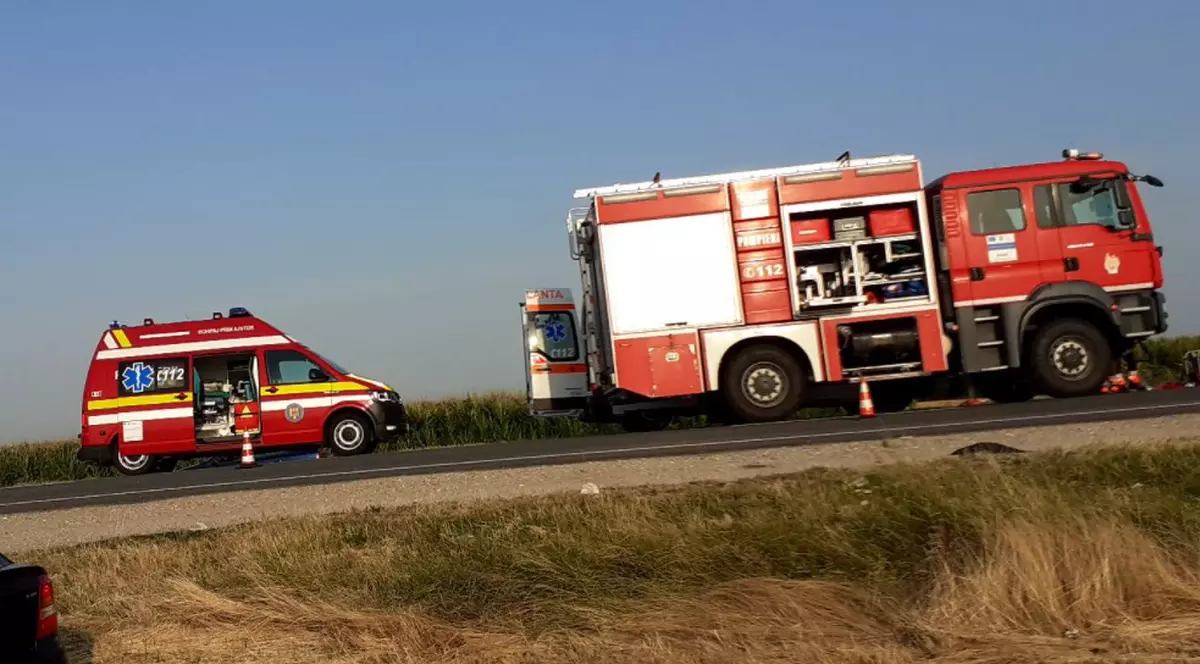 Accident grav în județul Olt: Trei oameni au murit, după impactul cu un TIR
