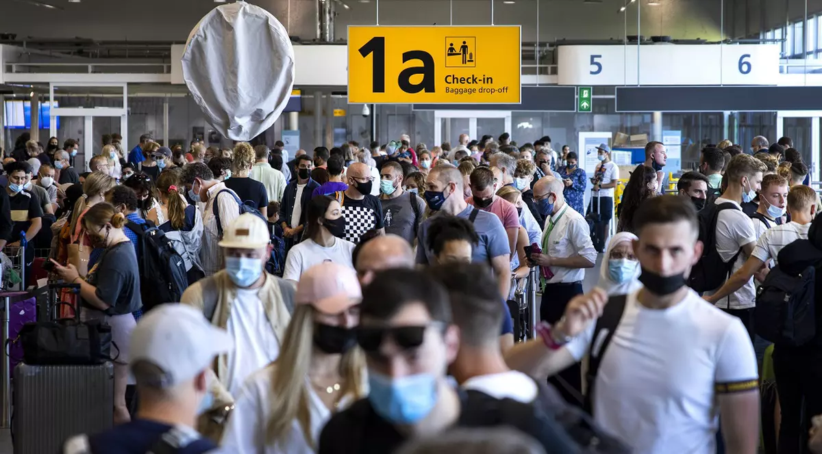 Virusologi din Olanda: Varianta Delta se răspândește și printre persoanele vaccinate