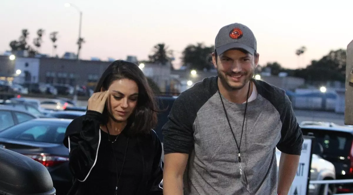 Ashton Kutcher și Mila Kunis nu-și spală copiii zilnic. „Dacă vedeți murdăria pe ei, spălați-i. Altfel, nu are rost”