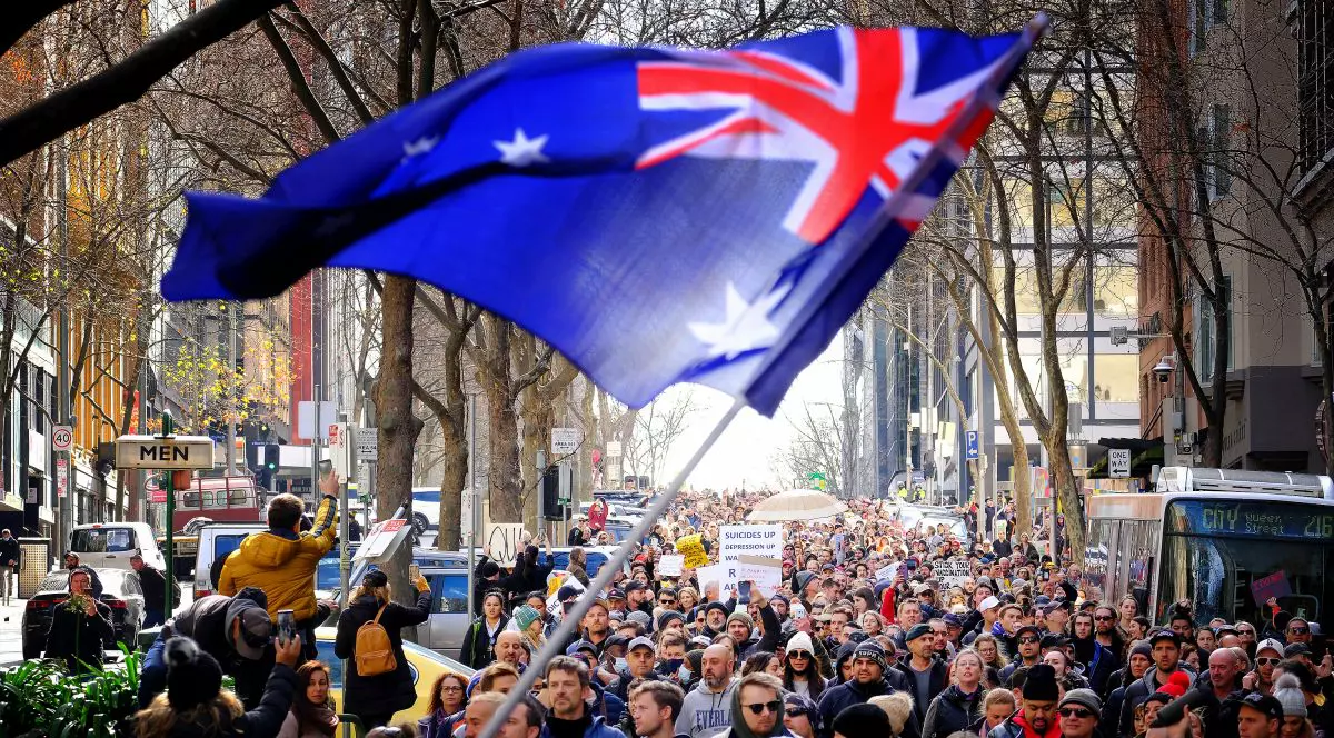 Australia, de la povestea de succes a combaterii COVID la lockdown-uri fără sfârșit: „Ne simțim prizonieri în propria țară”