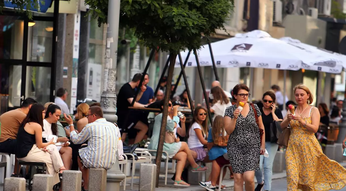 Măsurile de relaxare anunțate pentru 1 august, aprobate de Guvern. Cîțu: „Nu se relaxează foarte mult”