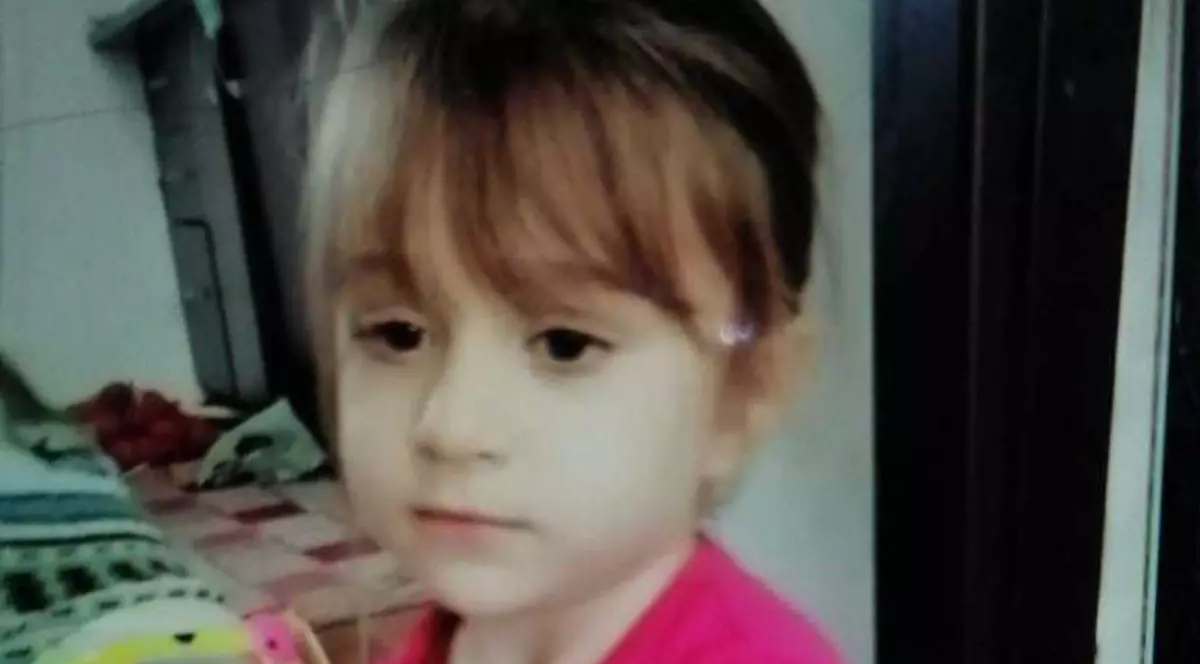 O fetiță de 5 ani din Buzău, căutată de familie și autorități, după ce a dispărut de acasă
