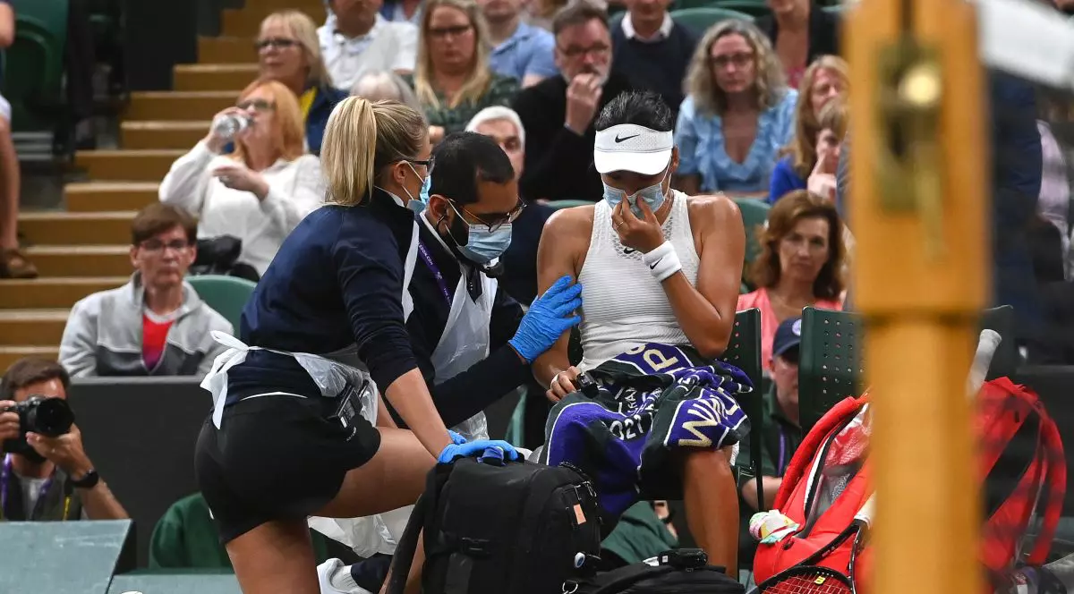 De ce a abandonat Emma Răducanu în optimi la Wimbledon. Explicațiile sportivei