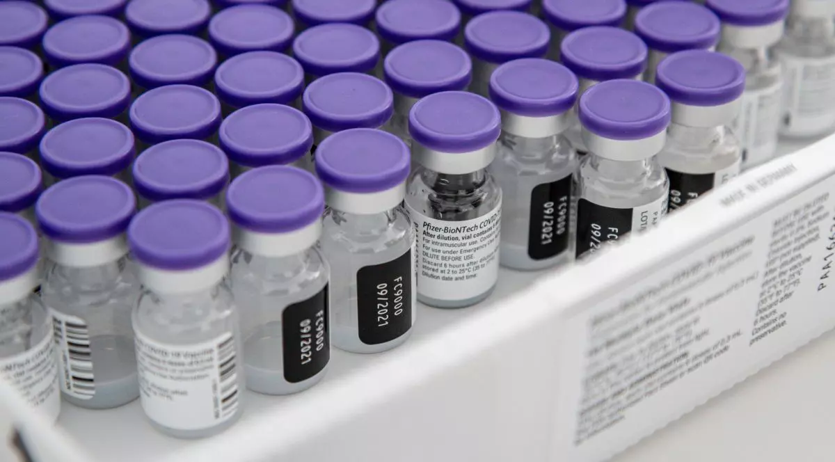 1 milion de doze de vaccin Pfizer ar putea ajunge la gunoi, după ce acordul de schimb Israel - Marea Britanie a eșuat
