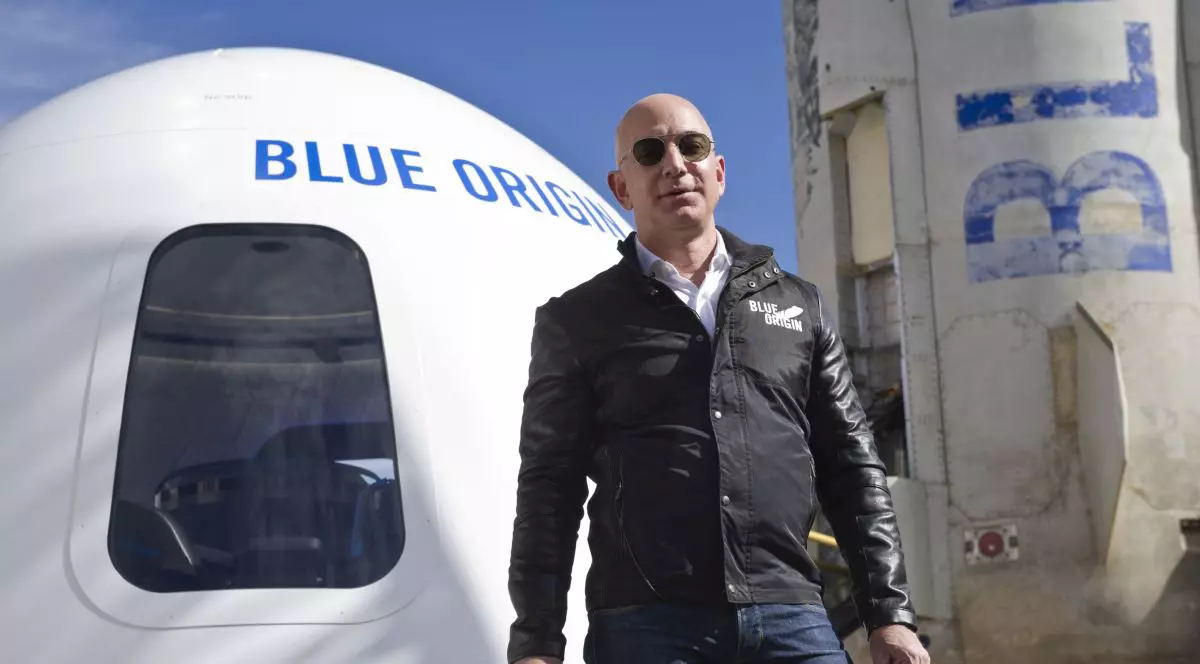 Miliardarul Jeff Bezos plănuiește să construiască o stație spațială comercială. Când ar urma să fie lansată