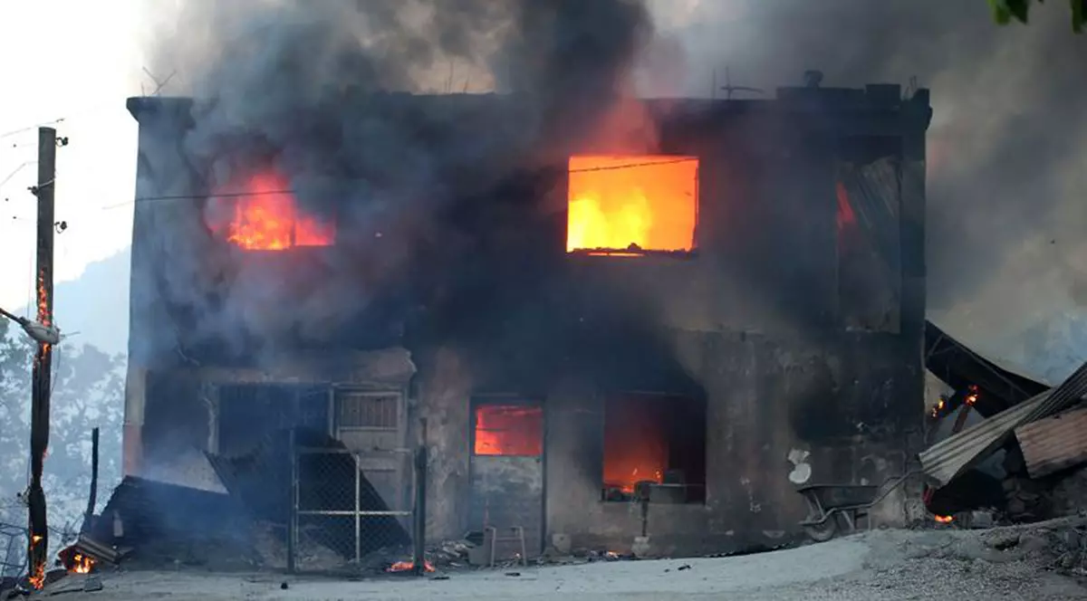 Incendii devastatoare în Turcia. Cel puțin trei oameni au murit
