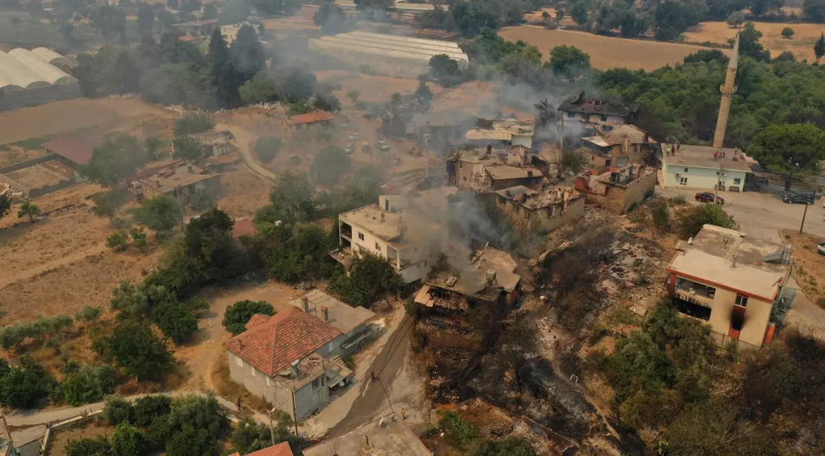 Imagini de coșmar din Turcia. Patru oameni au murit în incendiile de vegetație