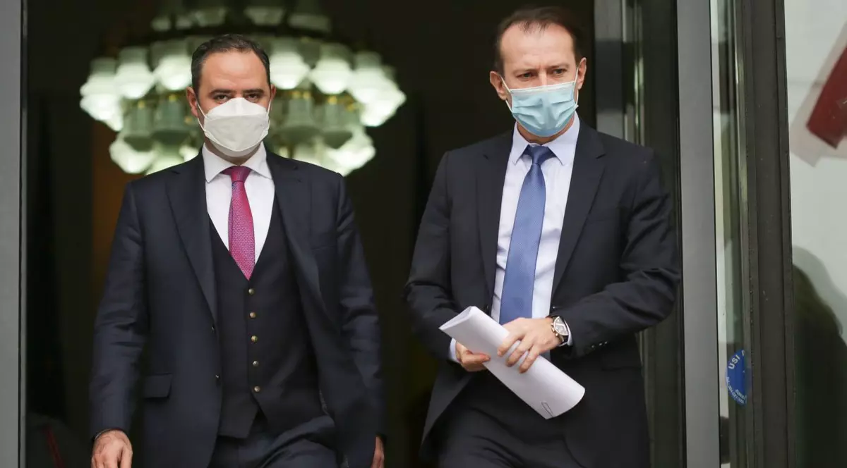 Alexandru Nazare și Florin Cîțu Foto: INQUAM Photos / Ruxandra Nitescu