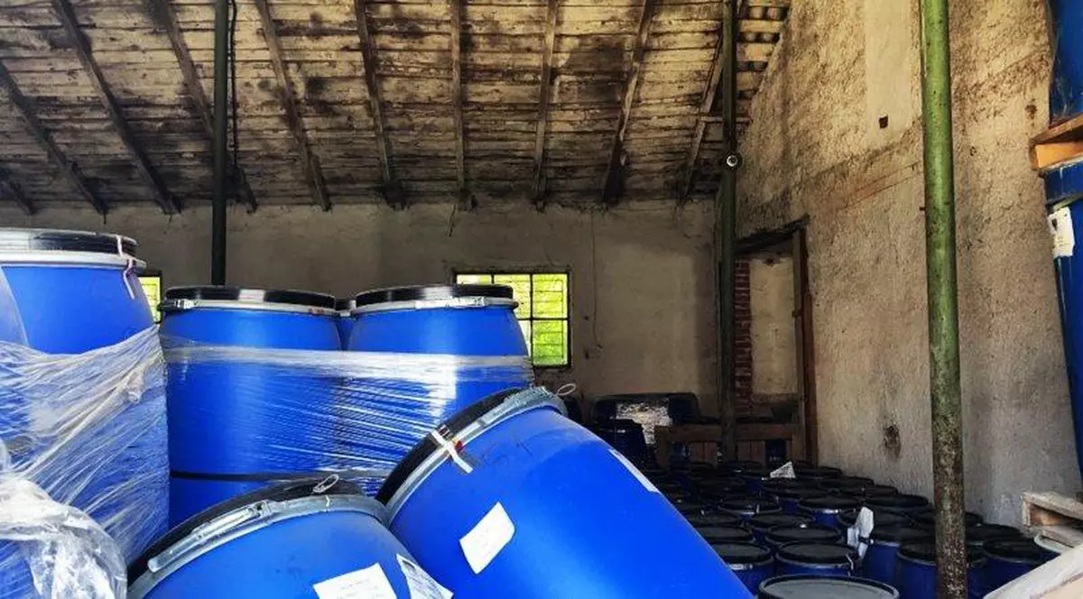 Substanțe extrem de periculoase, depozitate într-un grajd din Bragadiru. Ce este „Agent Orange”