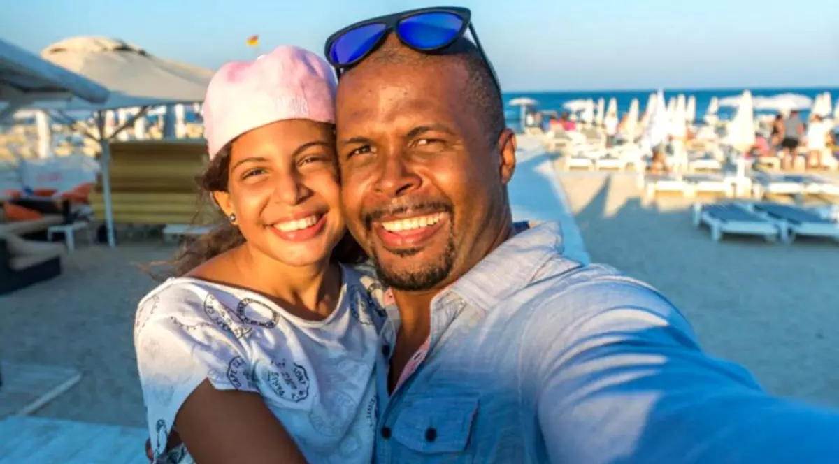 Fata cea mare a lui Cabral a strălucit la Balul de sfârșit de clasa a XII-a. Cum a surprins-o mama ei