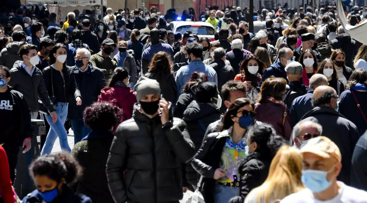 Ce ne rezervă pandemia: 32 de oameni de știință anunță două scenarii posibile pentru noul val de COVID din Europa