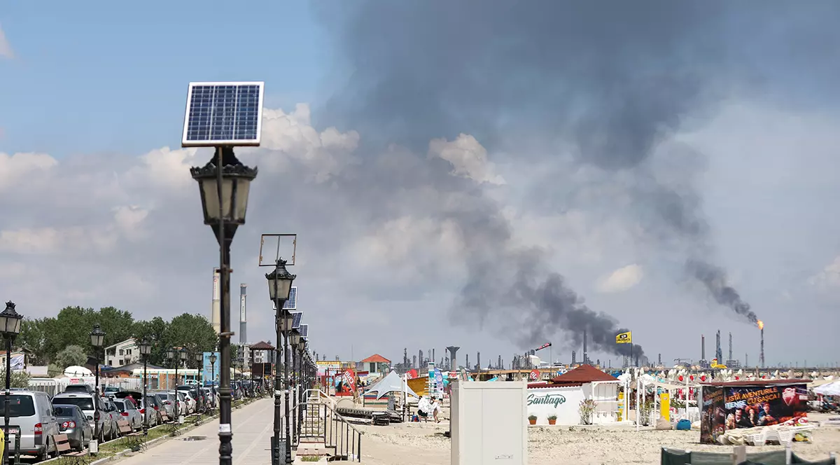 Explozie Petromidia: foto: INQUAM/Costin_Dinca