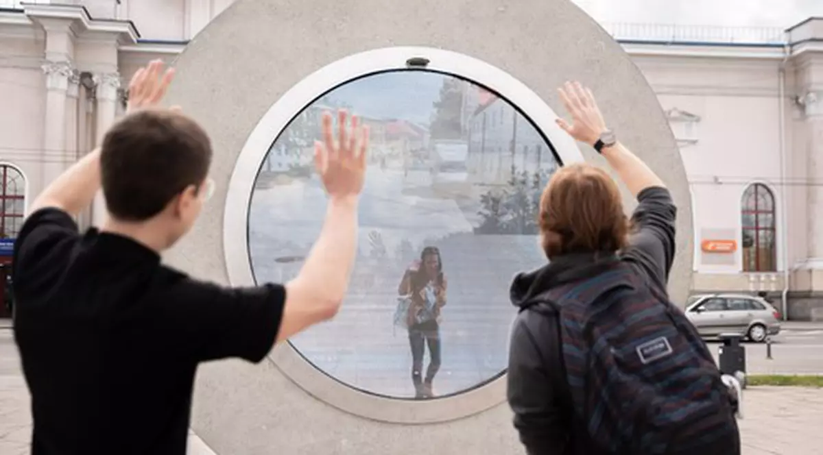 VIDEO. Polonia și Lituania, unite printr-un portal demn de filmele SF