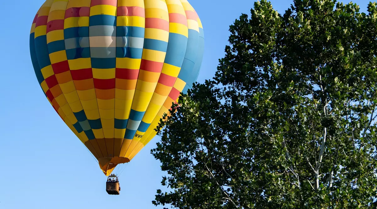 11 oameni, răniți, după ce un balon cu aer cald s-a prăbușit, în Noua Zeelandă