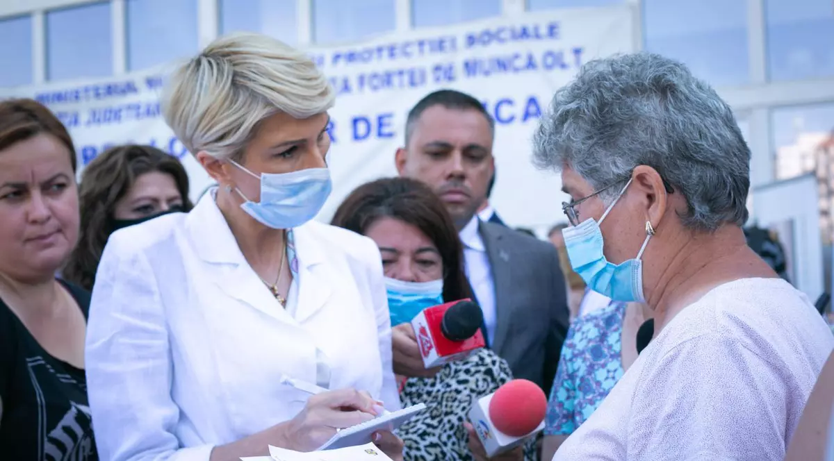 Ce i-a răspuns Raluca Turcan unui om care i-a spus că nu se poate trăi din salariul minim