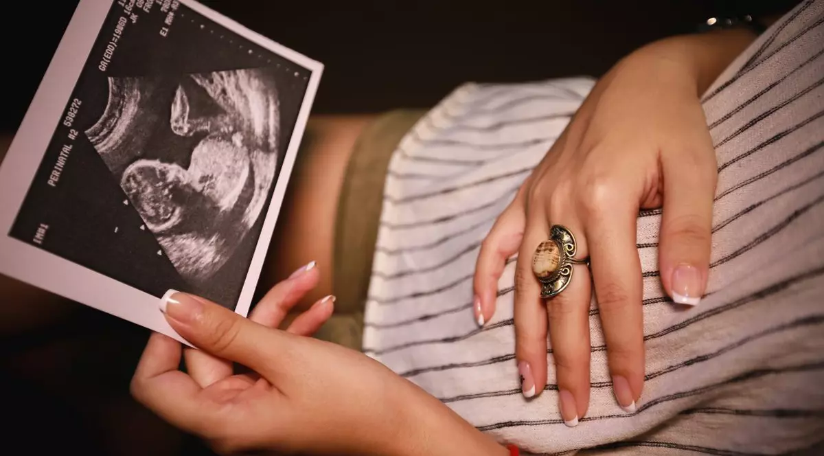 „Uterul va arăta ca după un accident de mașină”. Cine amenință astfel femeile care vor să facă întrerupere de sarcină?