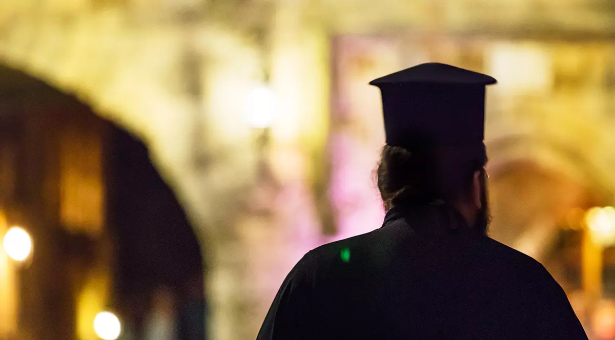 Diaconul unei parohii din Prahova, șantajat după ce și-a dezvăluit orientarea sexuală într-o discuție privată pe Facebook: „Stau aproape de Patriarhie”