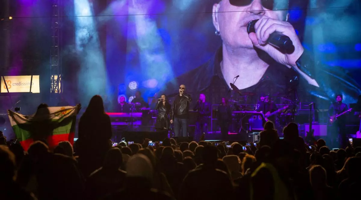 Rezultat strâns la alegerile din Bulgaria: partidul fostului premier, umăr la umăr cu gruparea antisistem condusă de un cântăreț