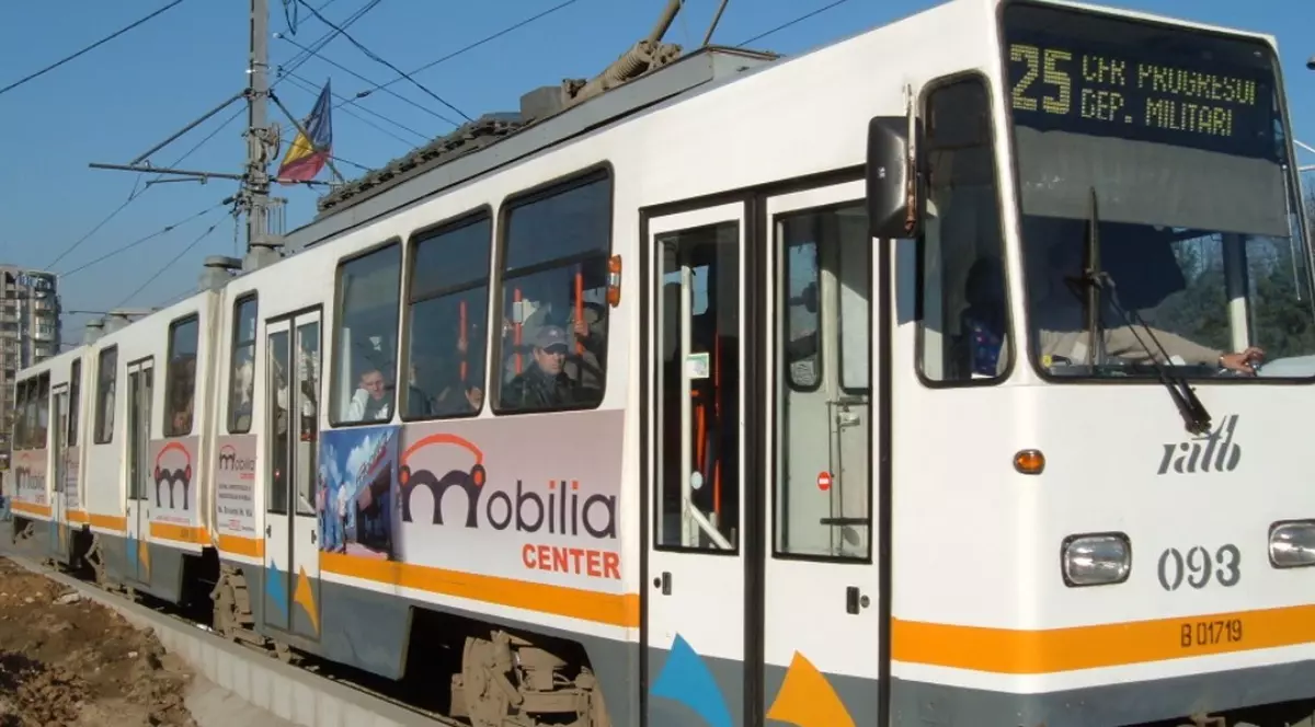 Tramvaie blocate aproximativ o oră pe şine, în Bucureşti