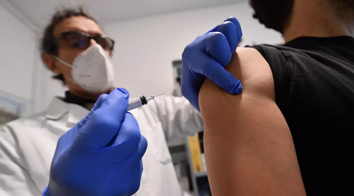 Studiu: Vaccinul Pfizer oferă cea mai bună imunitate dacă rapelul este efectuat la 8 săptămâni