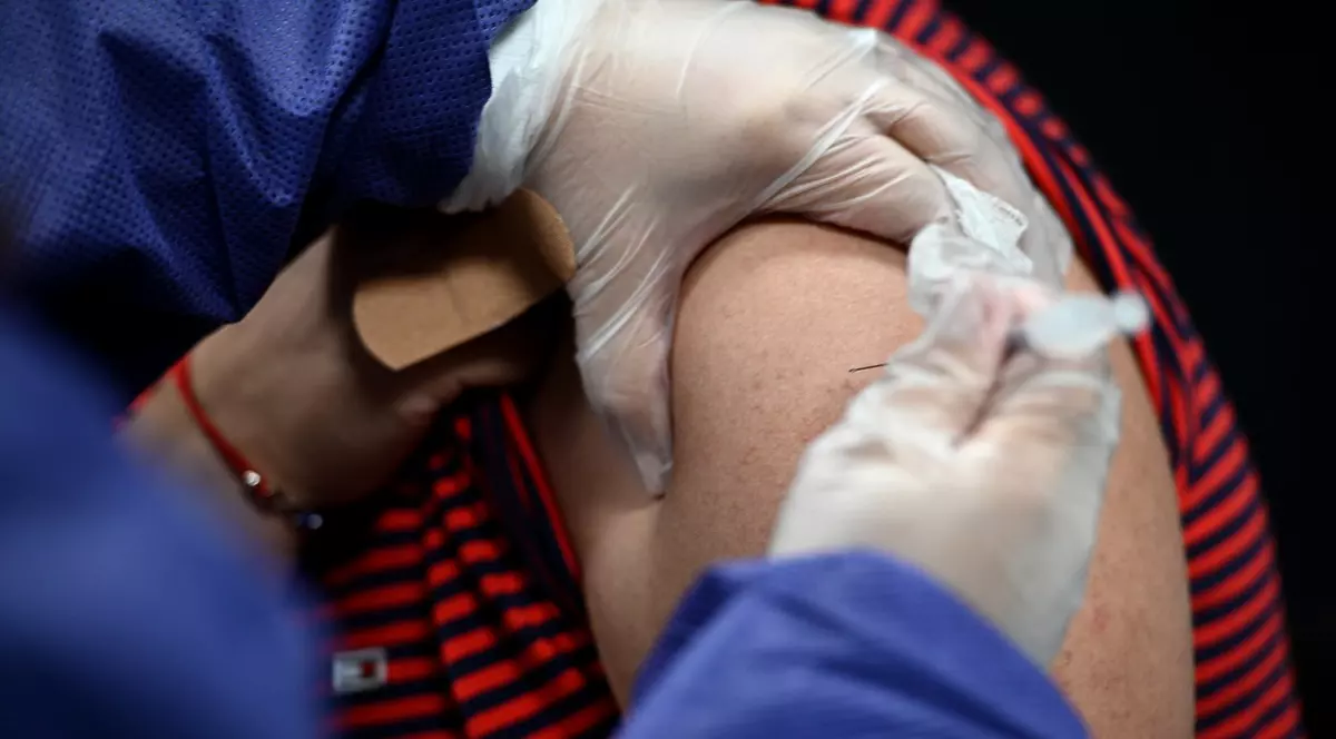 O doză de rapel suplimentară ajută persoanele cu imunitate scăzută în fața tulpinii Delta, arată studiile din SUA