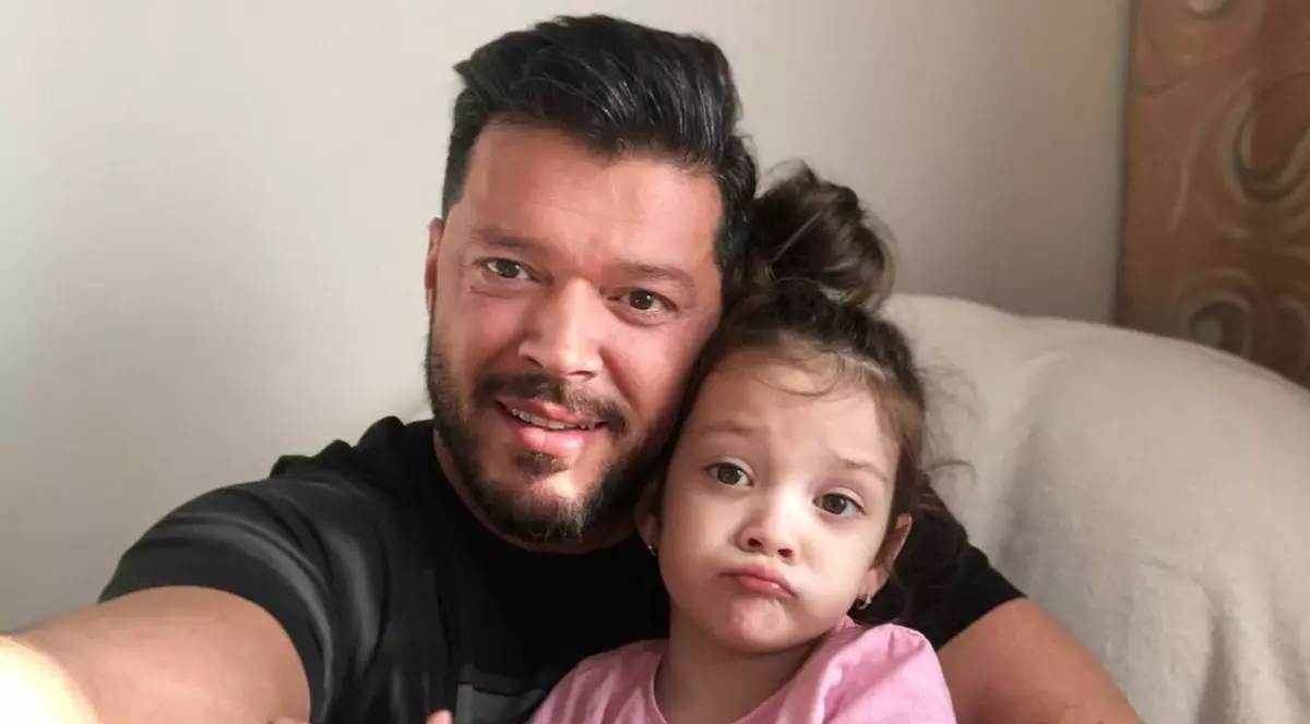 Cum a fost pozat Victor Slav alături de fiica lui într-un restaurant și ce a făcut acesta de dragul Sofiei