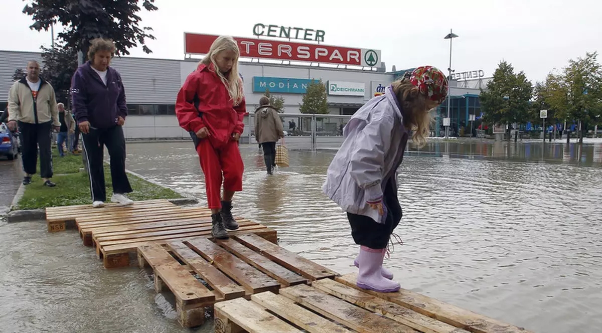 Atenționare de călătorie în Slovenia. Cod roşu de precipitaţii abundente şi inundaţii