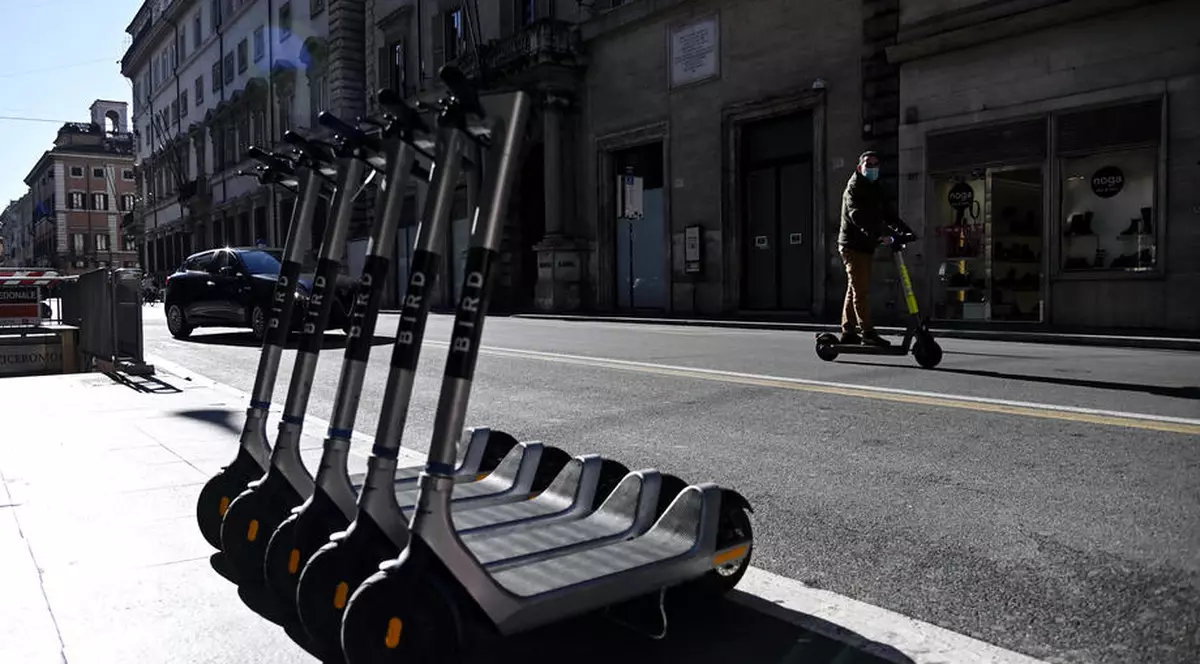 Închirierea trotinetelor electrice, interzisă la Oslo pe timpul nopţii