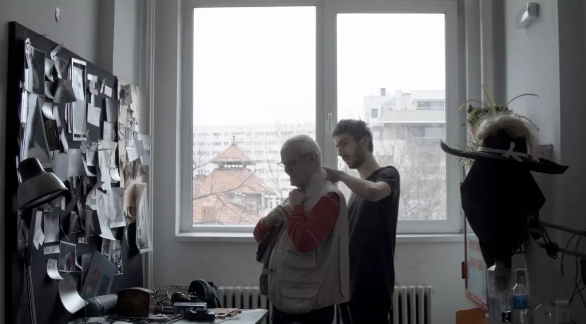 „Mă plimb cu umbra după mine”. Omagiul cinematografic al unui fost student pentru profesorul său de la UNATC, „nea Jorj” - interviu