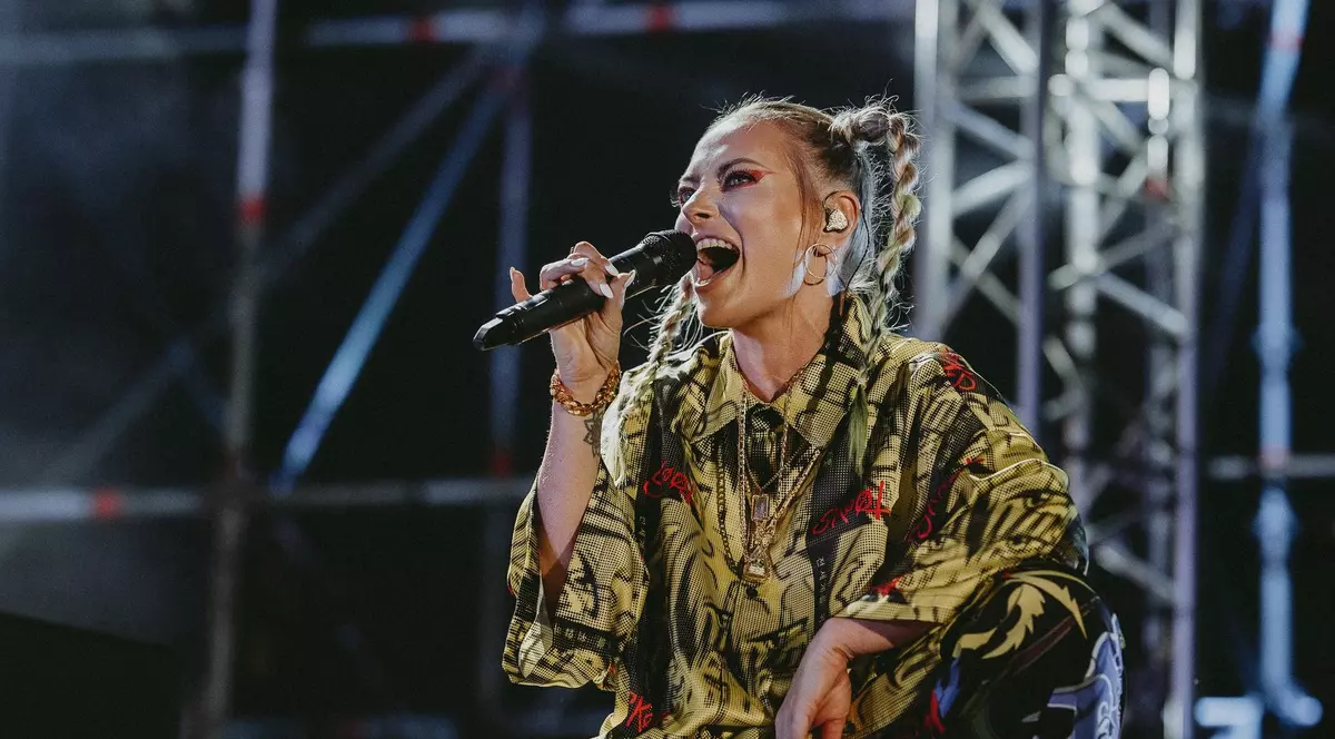 Coloana sonoră a celui de-al doilea sezon al serialului „Adela” este o melodie celebră a Deliei. Ce spune artista despre asta