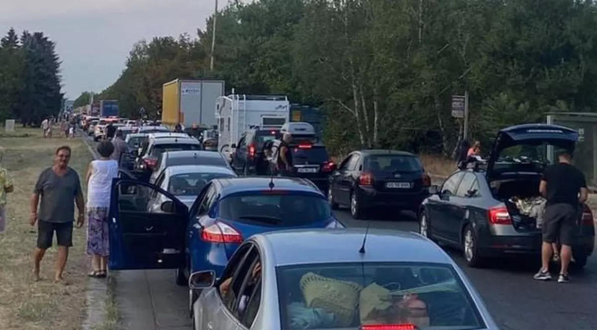 Cozi la intrarea în țară, după ce Bulgaria a intrat în zona galbenă. „Ne-am împotmolit în bucla către vama din Giurgiu. Mizerabil”