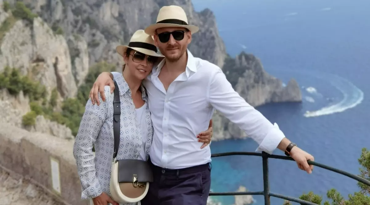 Imagini rare cu Andreea Marin, iubitul și fiica adolescentă. Cum a apărut Violeta în Capri