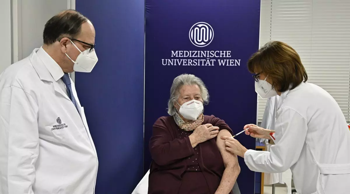 Austria va administra a treia doză de vaccin anti-COVID-19 începând din luna octombrie