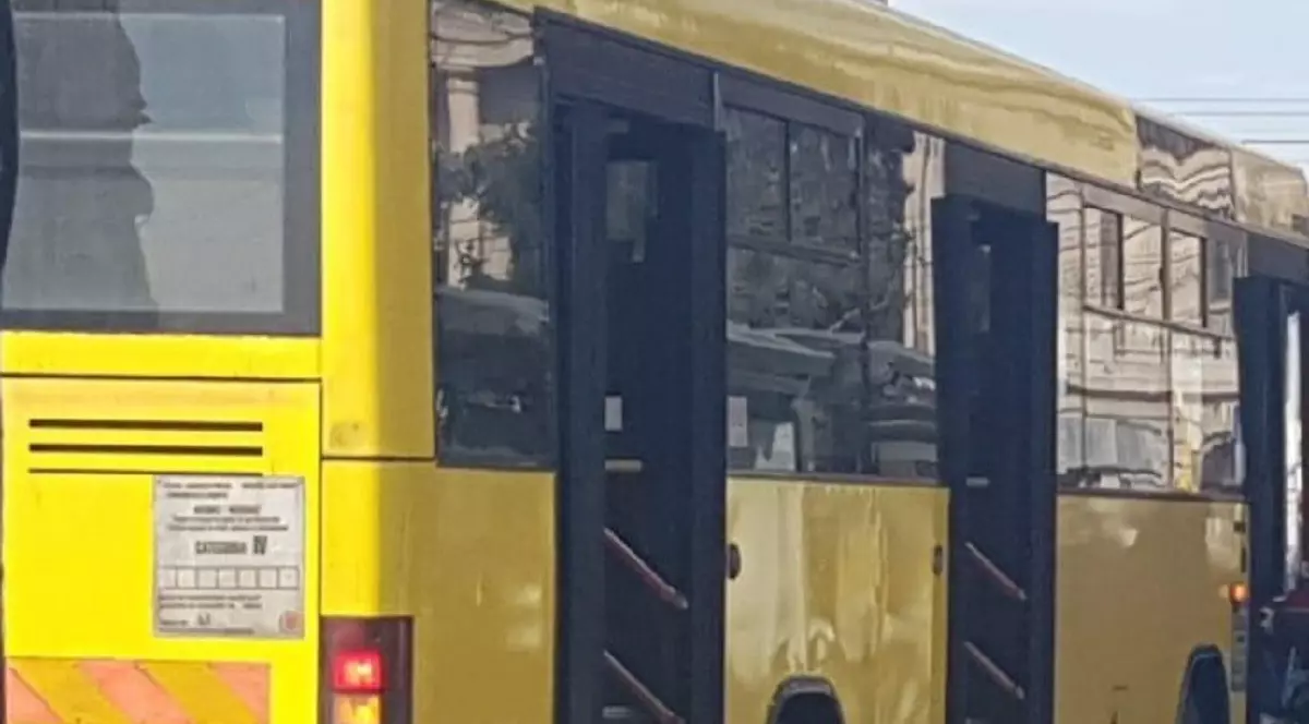 Un șofer de autobuz din Ploiești a făcut infarct în timp ce era în cursă. Sindicatul și șefii se ceartă pe condițiile de lucru
